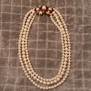 Beautiful Pearl Necklace